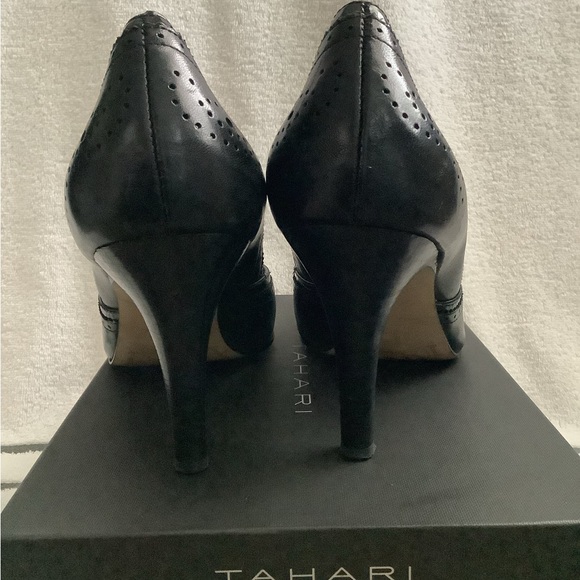 Tahari peep toe leather pumps - Picture 3 of 4